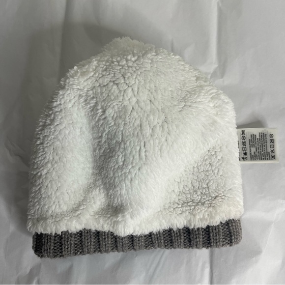 NWOT Timberland Women's Autumn Woods knit Beanie with Pom - Picture 3 of 7